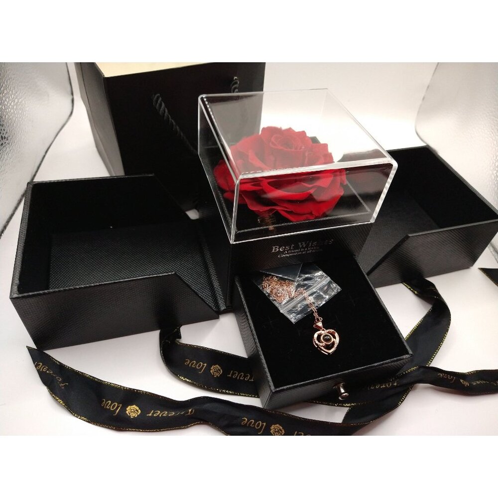 NWOT Preserved Red Rose Jewelry Box With Heart Pendant Necklace Gift Set